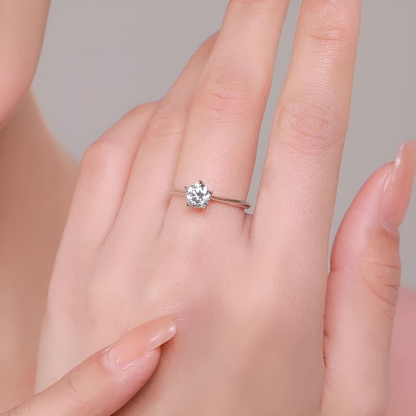 Women's 925 Sterling Silver Solitaire Ring with Zirconia