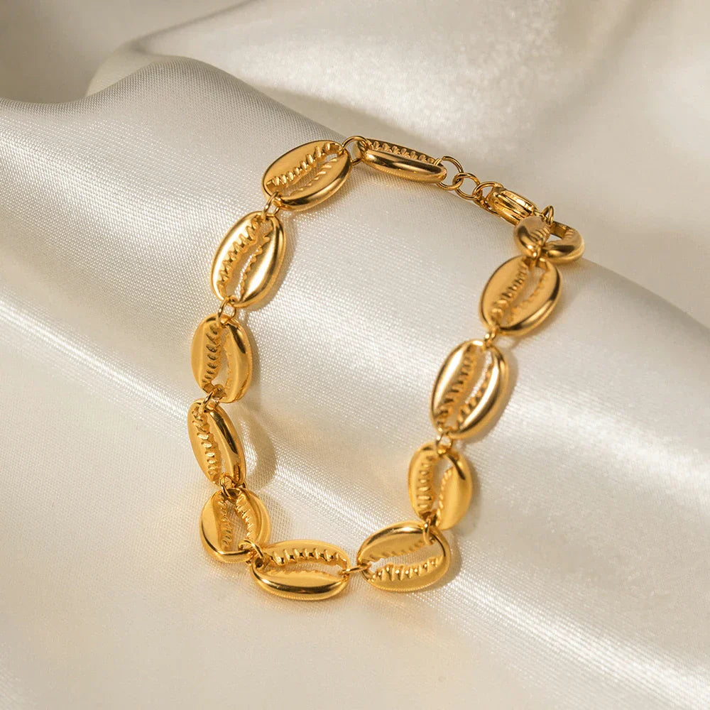 Women's Shell Bracelet in 18K Gold Plated Stainless Steel