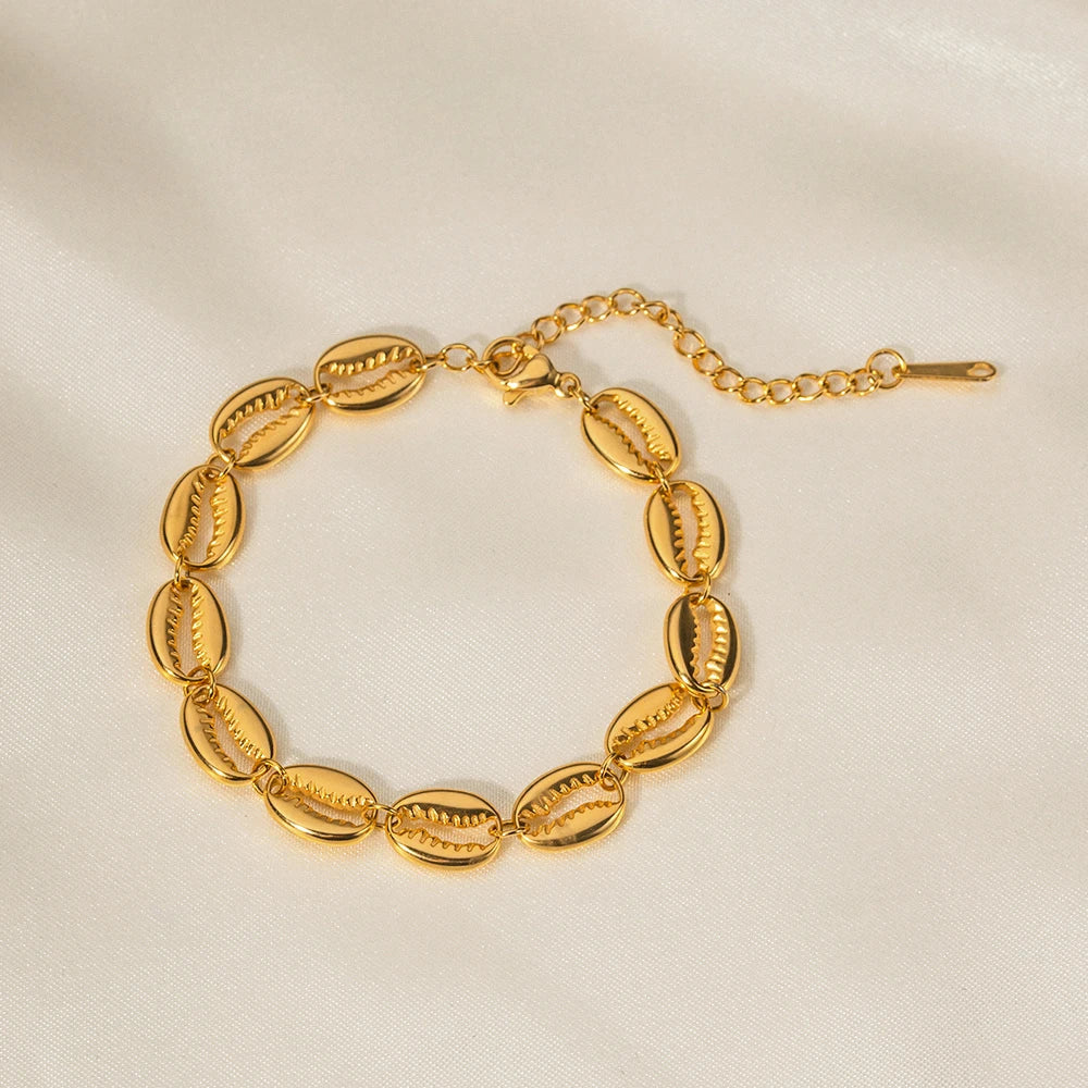Women's Shell Bracelet in 18K Gold Plated Stainless Steel
